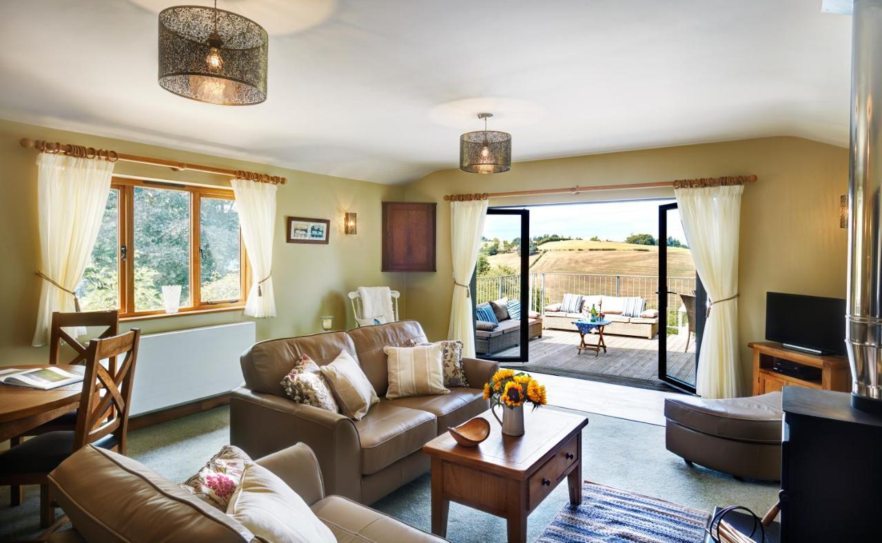 Upper Gelli Luxury Holiday Lodge, Converted Dairy & Cosy Shepherds Huts Welshpool Exterior foto