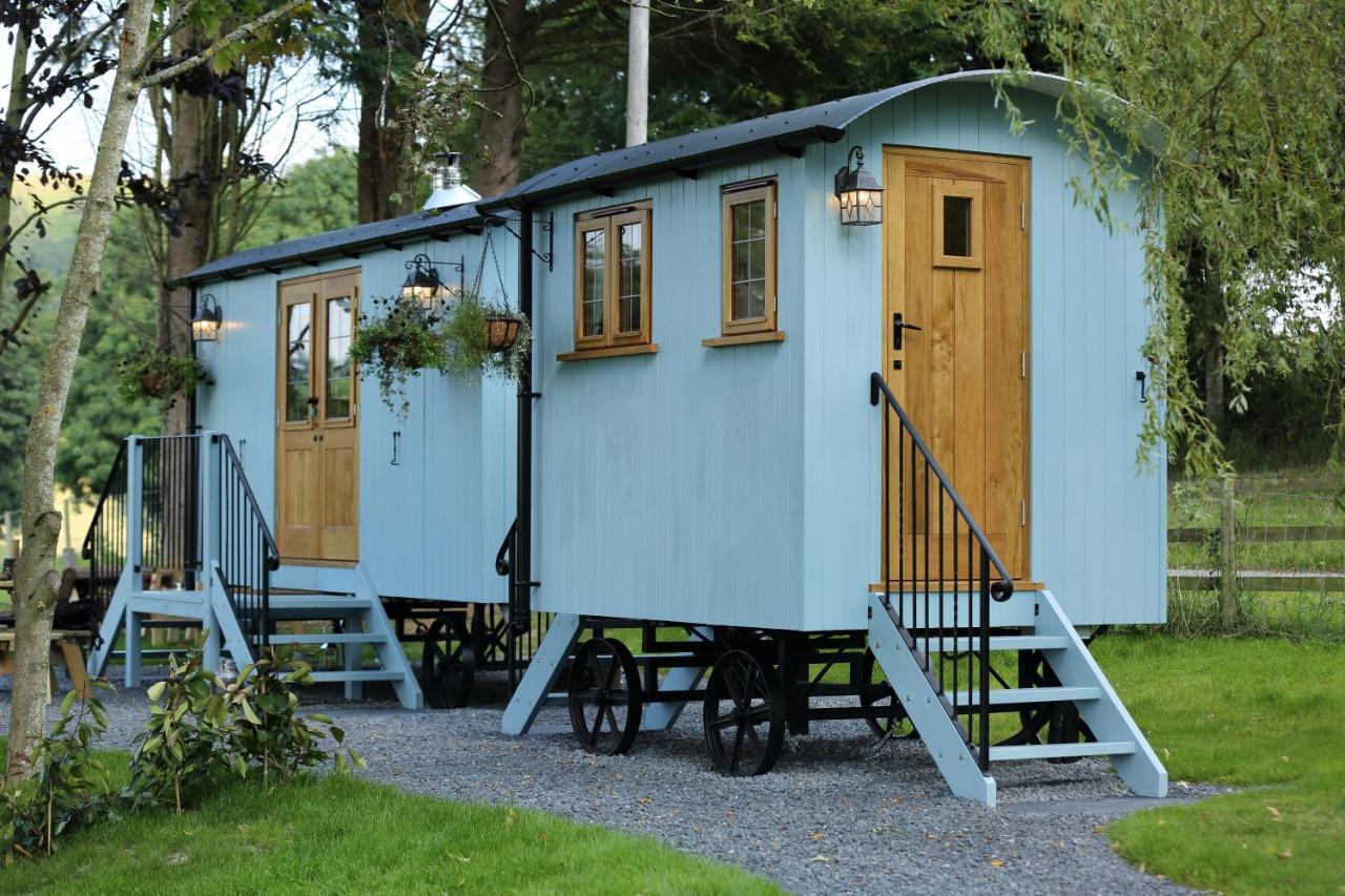 Upper Gelli Luxury Holiday Lodge, Converted Dairy & Cosy Shepherds Huts Welshpool Exterior foto