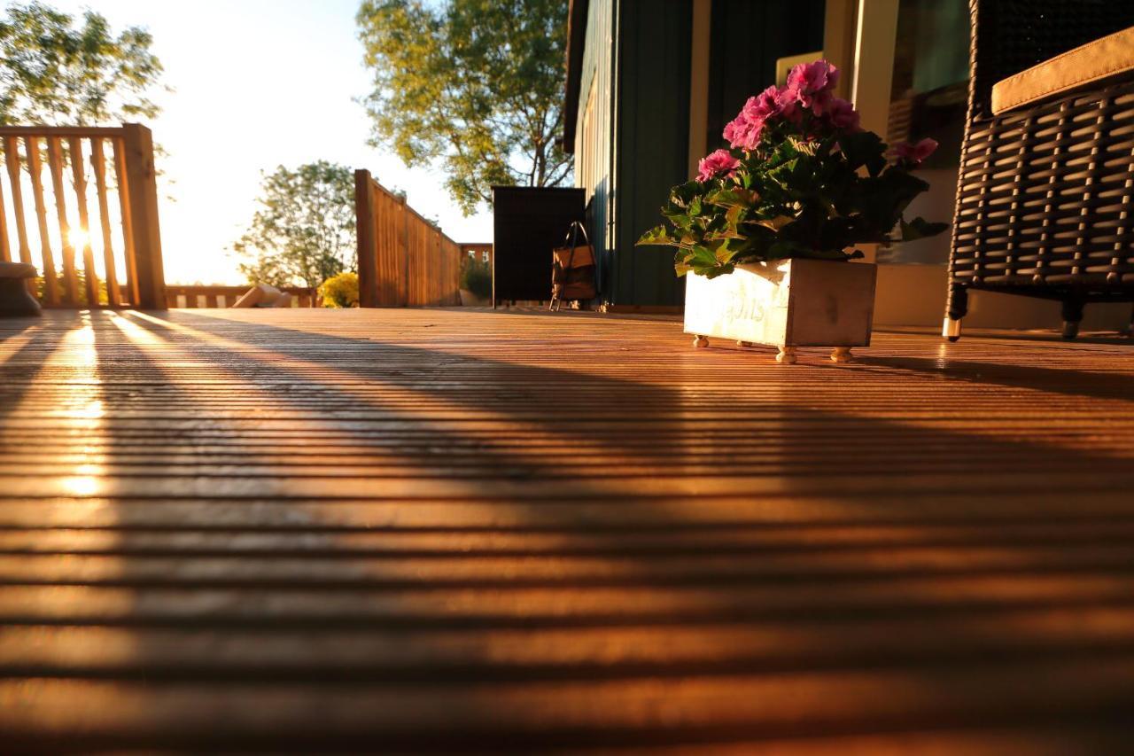 Upper Gelli Luxury Holiday Lodge, Converted Dairy & Cosy Shepherds Huts Welshpool Exterior foto