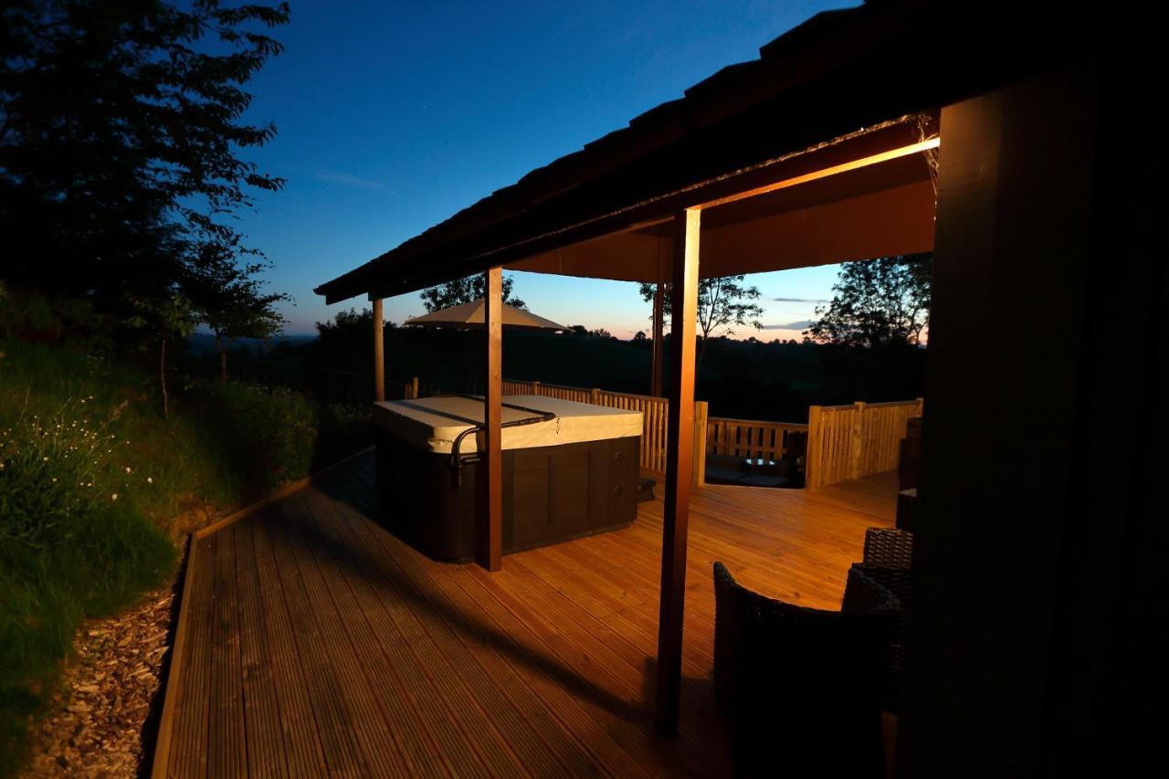 Upper Gelli Luxury Holiday Lodge, Converted Dairy & Cosy Shepherds Huts Welshpool Exterior foto